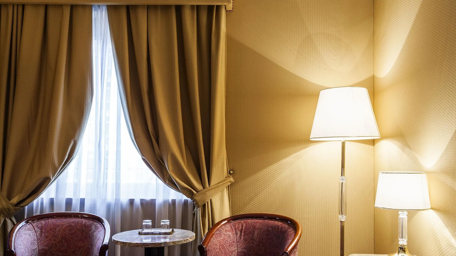 Doria Grand Hotel Milan 4*,