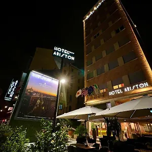 4* فندق أريستون