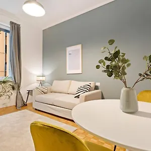 Gorgeous Flat In The Design District Apartment